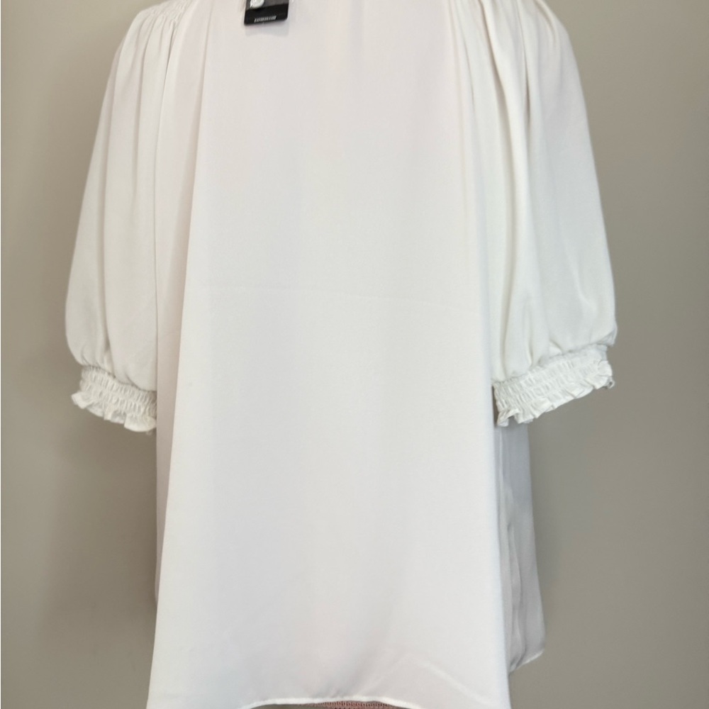Express NWT Elegant White Women's Top in size large - Picture 4 of 9